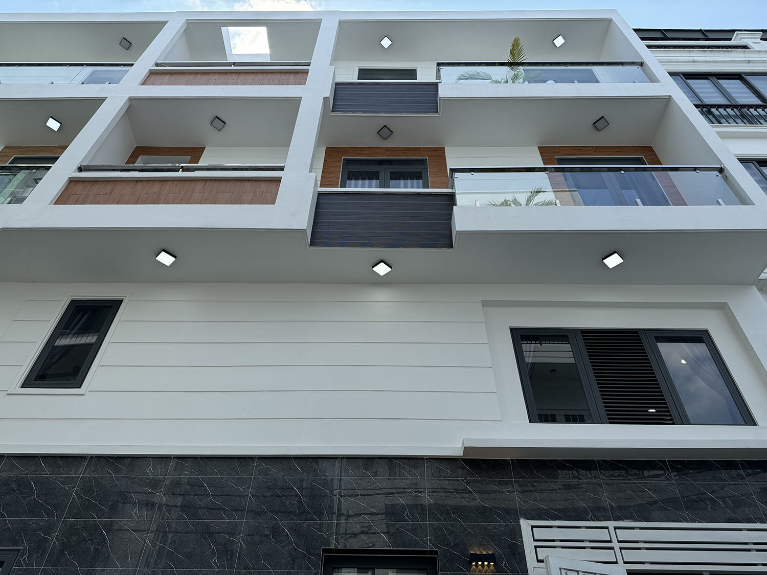 Bán nhà Nơ Trang Long, Quận Bình Thạnh Tuyệt phẩm B.thự Mini 3 lầu thiết kế Singapore hẻm ôtô 7 chỗ